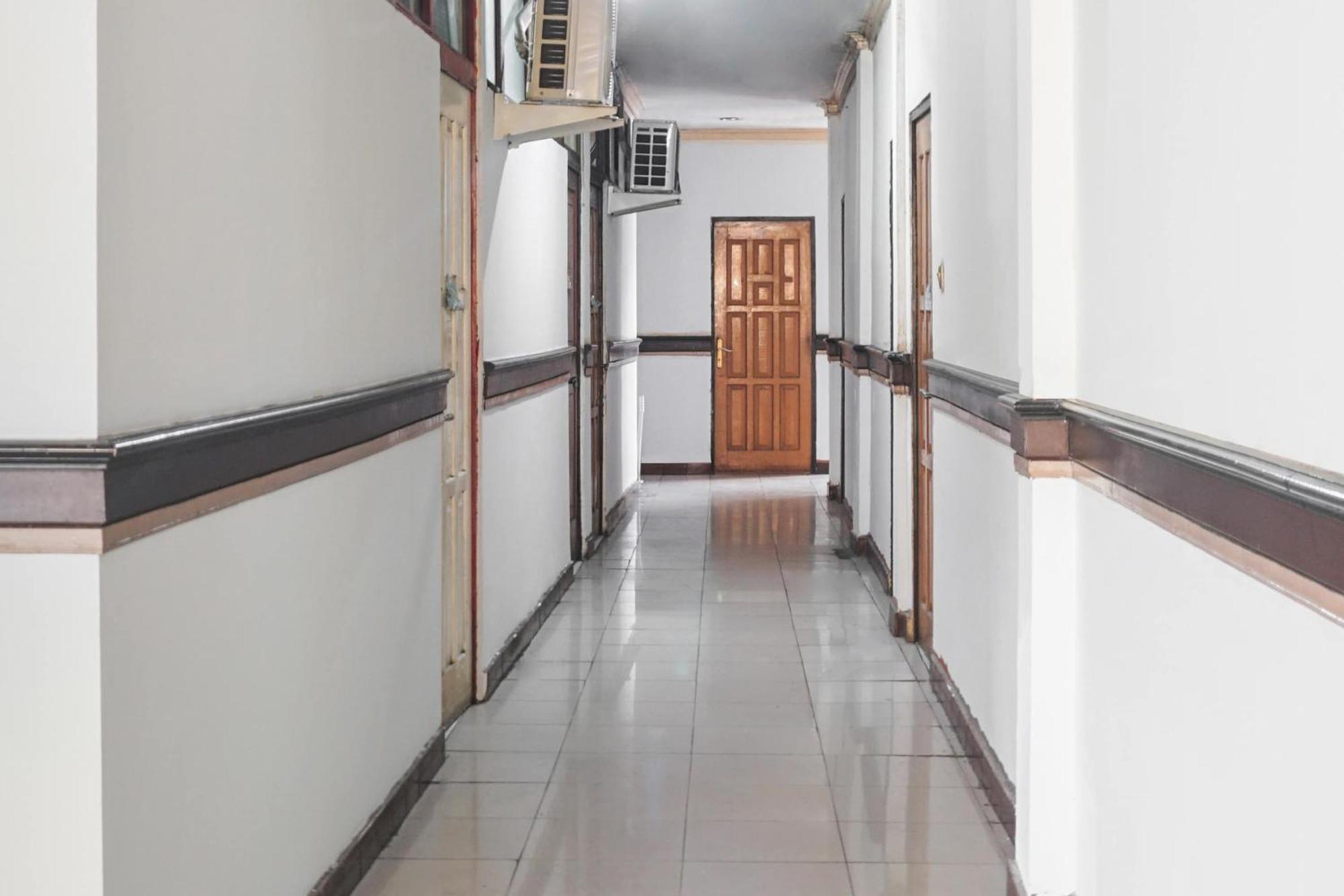 Spot On 92890 Losmen Bahalap Syariah Marabahannearsiring Marabahan Ulek Barito 班贾尔马辛 外观 照片